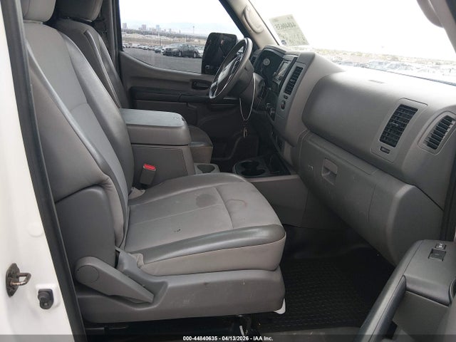 1N6AF0KY0JN813569 Nissan Nv Cargo Nv2500 Hd Sv V8