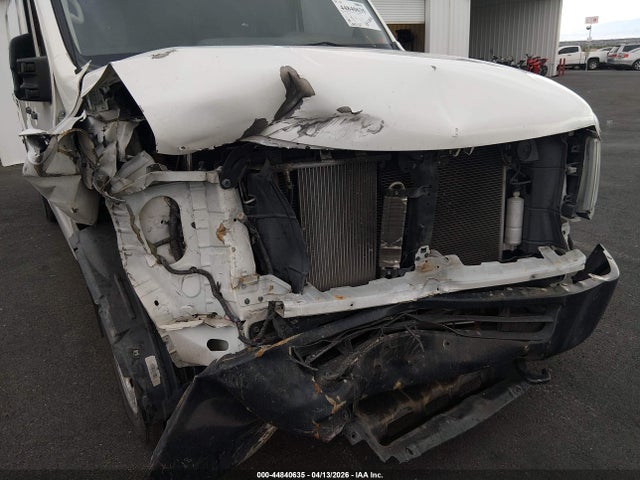 1N6AF0KY0JN813569 Nissan Nv Cargo Nv2500 Hd Sv V8