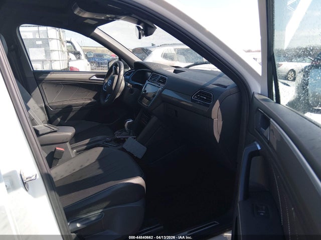 Aukcja sprzedaży 2024 Volkswagen Tiguan 2.0t Se R-line Black, vin: 3VV8B7AX1RM086061, numer aukcji: 44840662