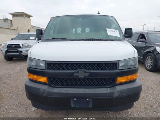 1GCWGAFP5J1181933 Chevrolet Express 2500 Work Van