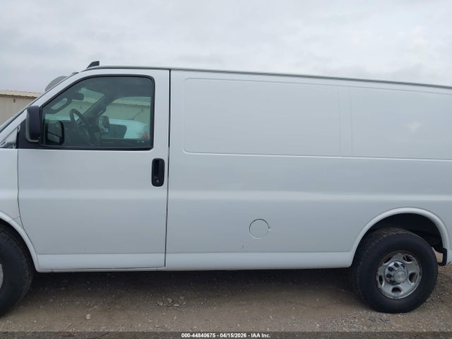 1GCWGAFP5J1181933 Chevrolet Express 2500 Work Van