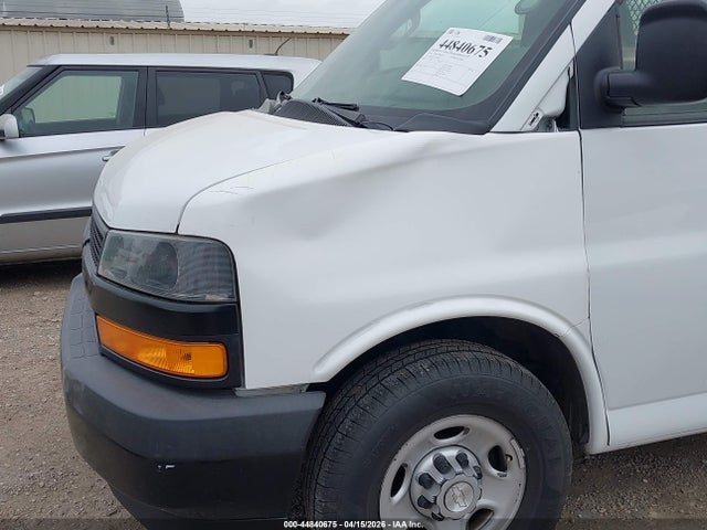 1GCWGAFP5J1181933 Chevrolet Express 2500 Work Van