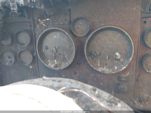 44840701 :رقم المزاد ، 1XKADB8XX6J092263 vin ، 2006 Kenworth Construction T600 مزاد بيع