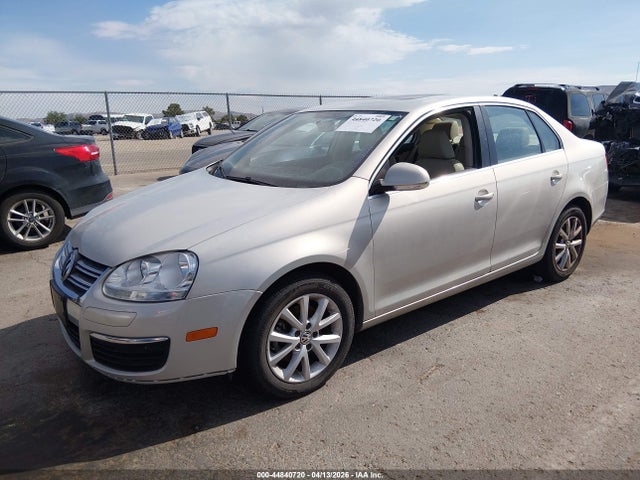 2010 VOLKSWAGEN JETTA 3VWRX7AJ7AM039778 Photo 1