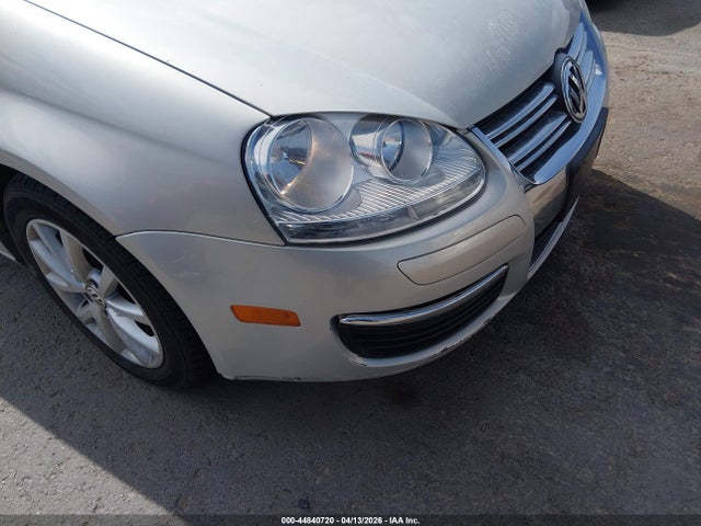 2010 VOLKSWAGEN JETTA 3VWRX7AJ7AM039778 Photo 5