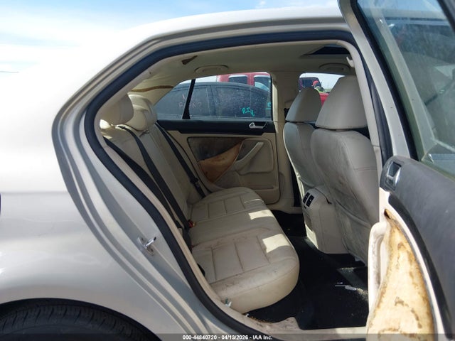 2010 VOLKSWAGEN JETTA 3VWRX7AJ7AM039778 Photo 7