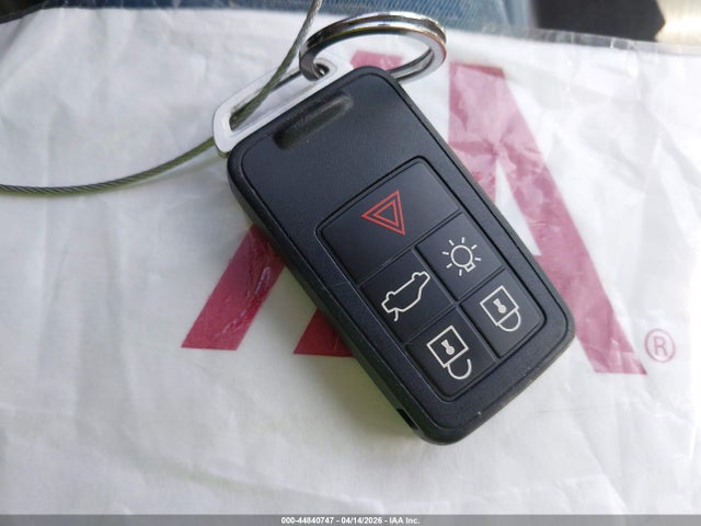 2015 VOLVO XC60 YV440MDJ8F2729448 Photo 10