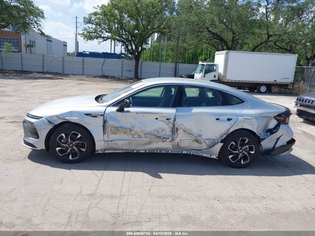 2025 Hyundai Sonata Sel მანქანა იყიდება აუქციონზე, vin: KMHL64JA0SA450928, აუქციონის ნომერი: 44840750
