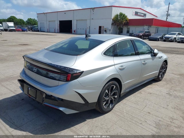 2025 Hyundai Sonata Sel მანქანა იყიდება აუქციონზე, vin: KMHL64JA0SA450928, აუქციონის ნომერი: 44840750