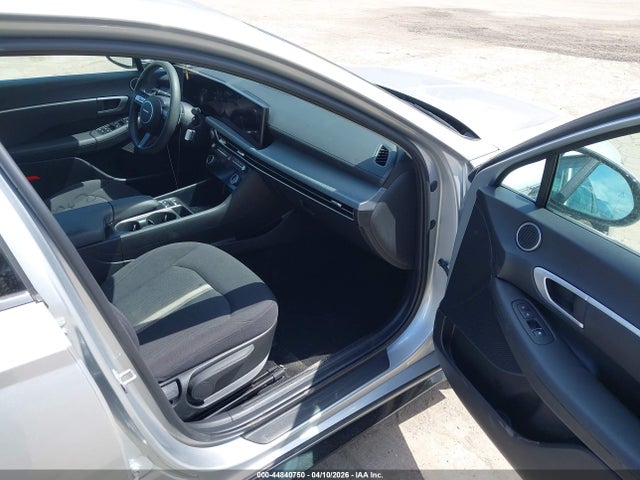 2025 Hyundai Sonata Sel მანქანა იყიდება აუქციონზე, vin: KMHL64JA0SA450928, აუქციონის ნომერი: 44840750