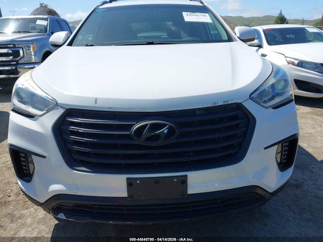 KM8SNDHF4HU174955 Hyundai Santa Fe Se
