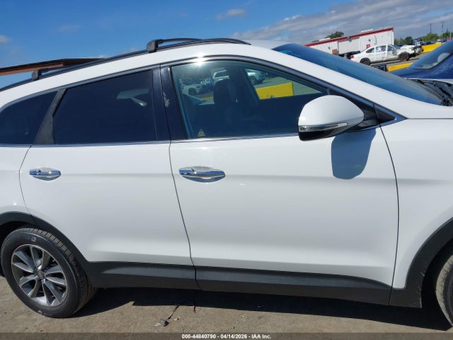 KM8SNDHF4HU174955 Hyundai Santa Fe Se