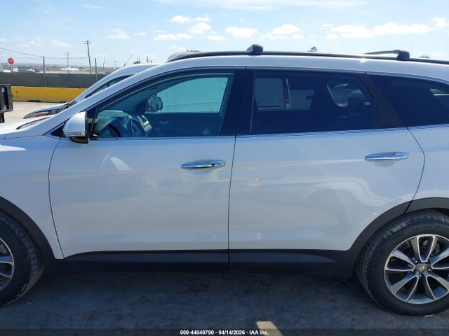 KM8SNDHF4HU174955 Hyundai Santa Fe Se