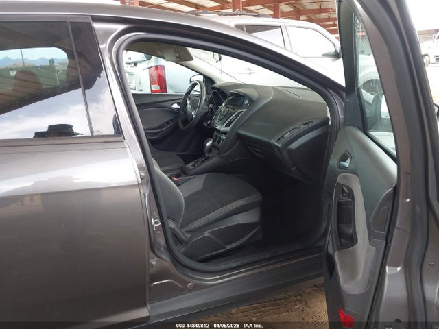 1FADP3F27EL461733 Ford FOCUS SE