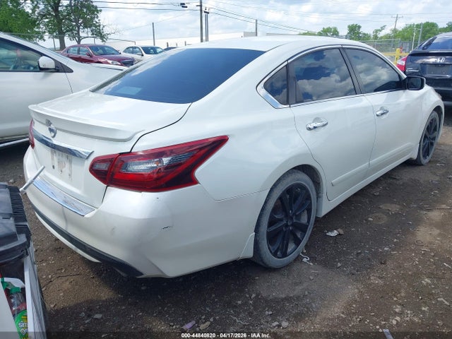1N4AL3AP0HC258897 Nissan Altima 2.5 Sr