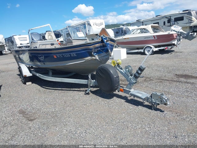 Продажа на аукционе авто 2002 Lund Vips Tournament Series, vin: LUNBX245G102, номер лота: 44840823
