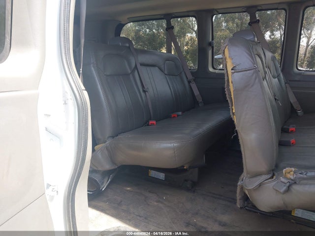 Продаж на аукціоні авто 2022 Chevrolet Express Passenger Rwd 3500 Regular Wheelbase Ls, vin: 1GAZGLFP5N1186525, номер лоту: 44840824