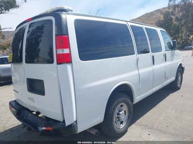 Продаж на аукціоні авто 2022 Chevrolet Express Passenger Rwd 3500 Regular Wheelbase Ls, vin: 1GAZGLFP5N1186525, номер лоту: 44840824