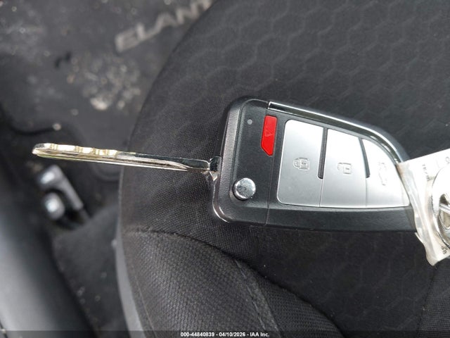 2020 Hyundai Elantra Se მანქანა იყიდება აუქციონზე, vin: 5NPD74LF2LH563675, აუქციონის ნომერი: 44840839