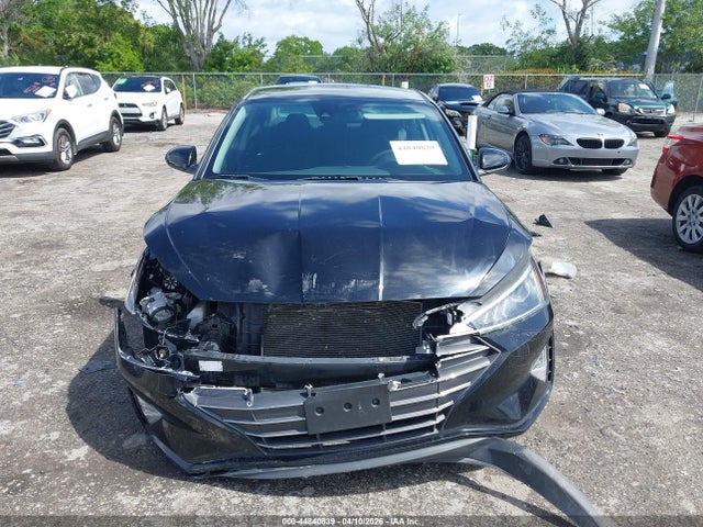 2020 Hyundai Elantra Se მანქანა იყიდება აუქციონზე, vin: 5NPD74LF2LH563675, აუქციონის ნომერი: 44840839