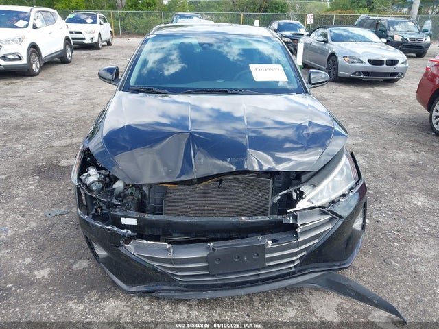 2020 Hyundai Elantra Se მანქანა იყიდება აუქციონზე, vin: 5NPD74LF2LH563675, აუქციონის ნომერი: 44840839