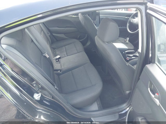 2020 Hyundai Elantra Se მანქანა იყიდება აუქციონზე, vin: 5NPD74LF2LH563675, აუქციონის ნომერი: 44840839