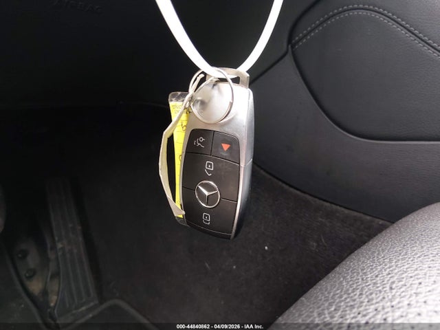 44840862 :رقم المزاد ، WDC0G8DBXLF719239 vin ، 2020 Mercedes-benz Glc 300 مزاد بيع