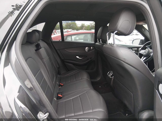 44840862 :رقم المزاد ، WDC0G8DBXLF719239 vin ، 2020 Mercedes-benz Glc 300 مزاد بيع