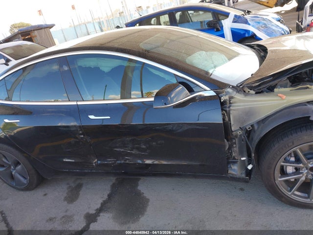 Продаж на аукціоні авто 2018 Tesla Model 3 Long Range/mid Range, vin: 5YJ3E1EA9JF057127, номер лоту: 44840942