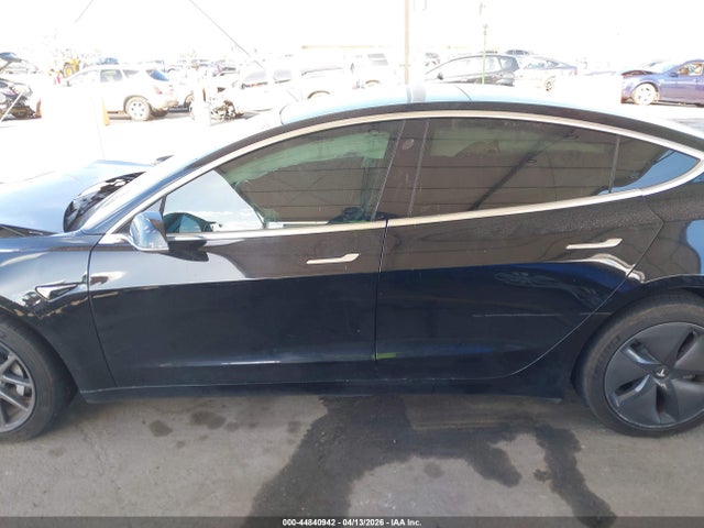 Продаж на аукціоні авто 2018 Tesla Model 3 Long Range/mid Range, vin: 5YJ3E1EA9JF057127, номер лоту: 44840942