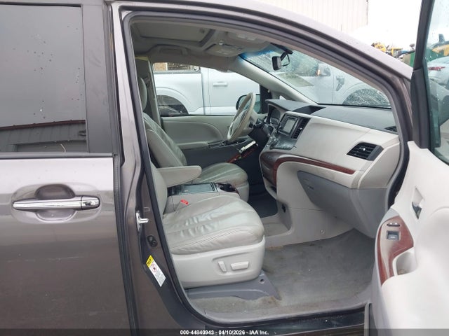 Aukcja sprzedaży 2014 Toyota Sienna Xle V6 8 Passenger, vin: 5TDYK3DC0ES443661, numer aukcji: 44840943