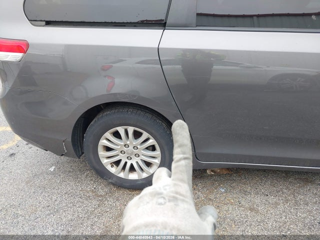 Aukcja sprzedaży 2014 Toyota Sienna Xle V6 8 Passenger, vin: 5TDYK3DC0ES443661, numer aukcji: 44840943