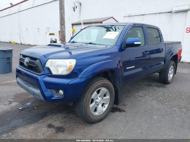 Toyota Tacoma Base V6 2015 3TMLU4EN9FM191808 Image 2