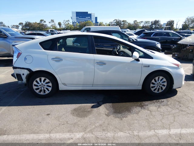 Toyota PRIUS PLUG-IN 2014 JTDKN3DP0E3053483 Image 14