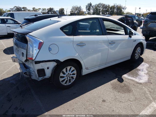 Toyota PRIUS PLUG-IN 2014 JTDKN3DP0E3053483 Image 4