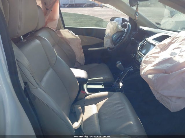 2016 Honda Cr-v Touring მანქანა იყიდება აუქციონზე, vin: 5J6RM3H96GL010857, აუქციონის ნომერი: 44841079