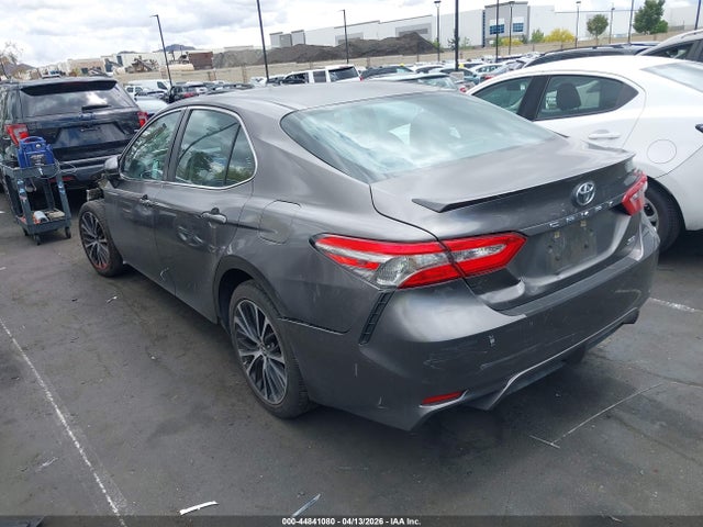 4T1B11HK0JU083792 Toyota CAMRY SE
