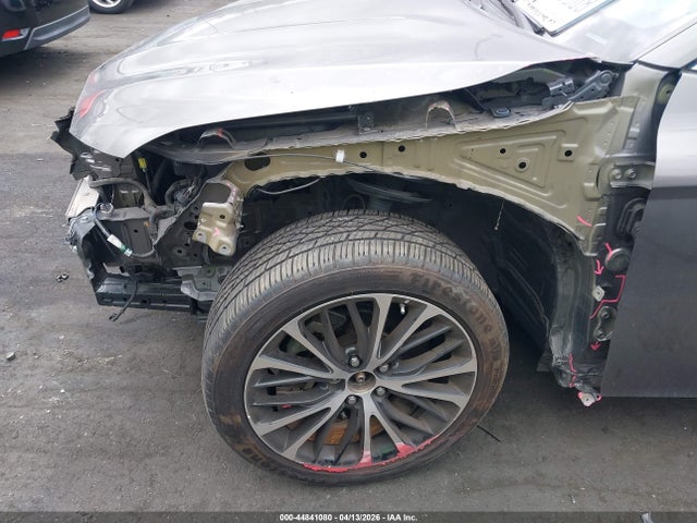 4T1B11HK0JU083792 Toyota CAMRY SE