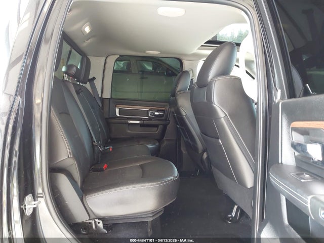 44841101 :رقم المزاد ، 1C6RR7VMXFS687932 vin ، 2015 Ram 1500 Laramie مزاد بيع
