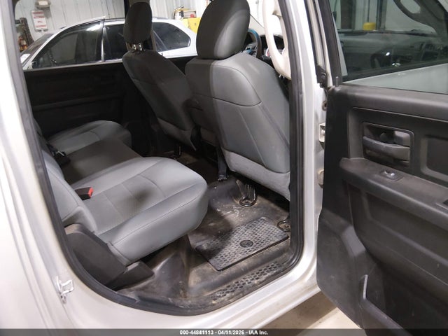 1C6RR7KG9JS306577 RAM 1500 Tradesman 4x4 5&#039;7 Box