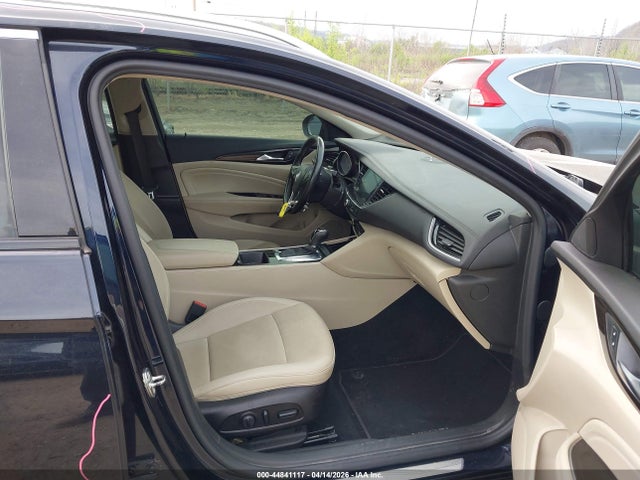 2018 Buick Regal Tourx Essence მანქანა იყიდება აუქციონზე, vin: W04GV8SX3J1138744, აუქციონის ნომერი: 44841117