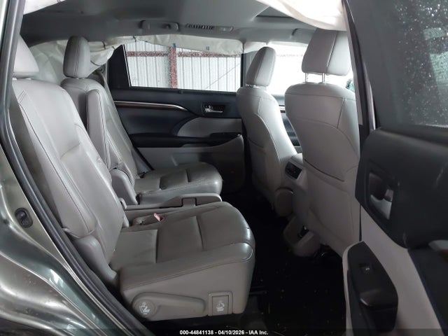 Продаж на аукціоні авто 2016 Toyota Highlander Limited V6, vin: 5TDDKRFH9GS232181, номер лоту: 44841138