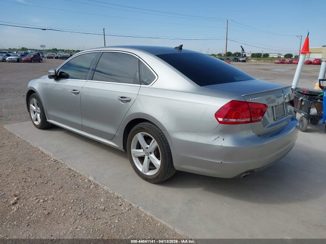 2013 Volkswagen Passat 2.0l Tdi Se მანქანა იყიდება აუქციონზე, vin: 1VWBN7A31DC140782, აუქციონის ნომერი: 44841141