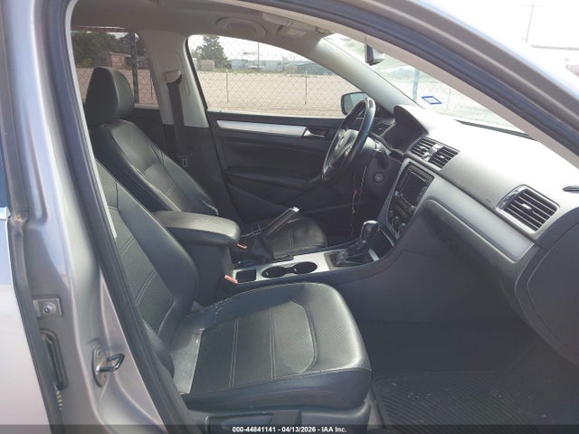 2013 Volkswagen Passat 2.0l Tdi Se მანქანა იყიდება აუქციონზე, vin: 1VWBN7A31DC140782, აუქციონის ნომერი: 44841141