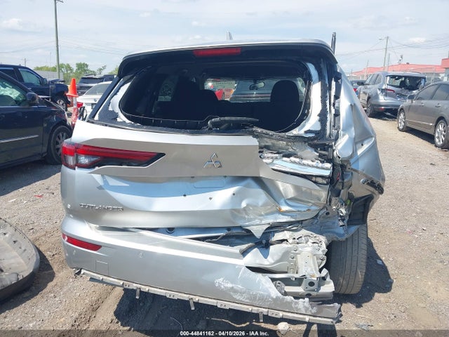 44841162 :رقم المزاد ، JA4J3TA86NZ030019 vin ، 2022 Mitsubishi Outlander Es 2.5 2wd مزاد بيع