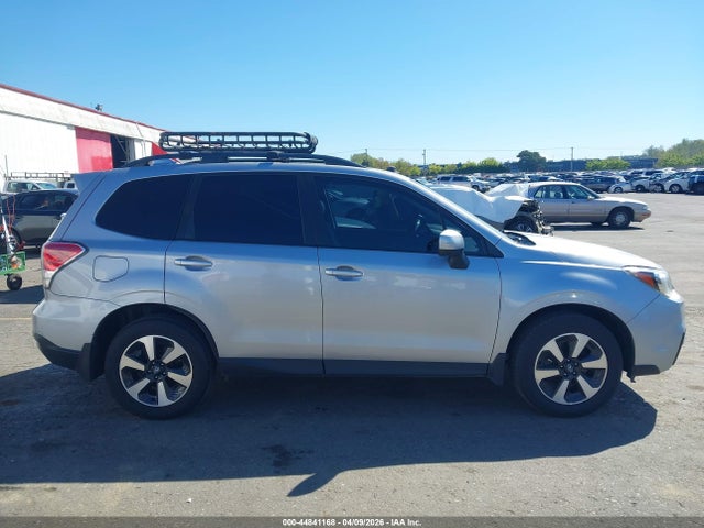 Subaru Forester 2.5i Premium 2017 JF2SJAECXHH456732 Image 13
