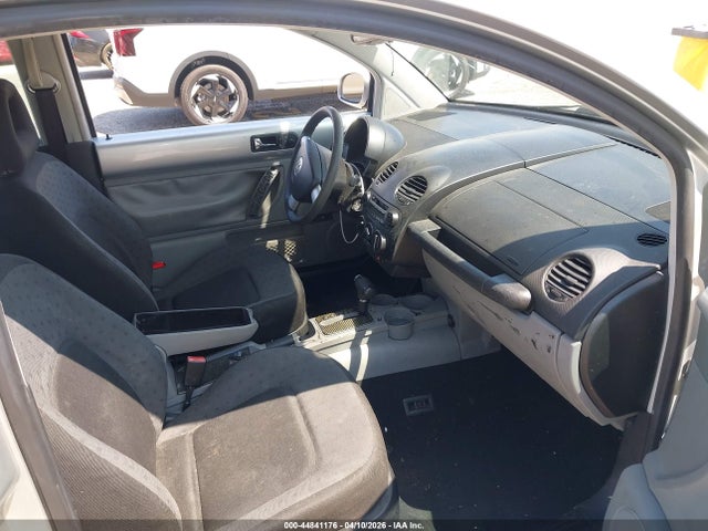 2001 Volkswagen New Beetle Gls მანქანა იყიდება აუქციონზე, vin: 3VWCK21C61M441199, აუქციონის ნომერი: 44841176