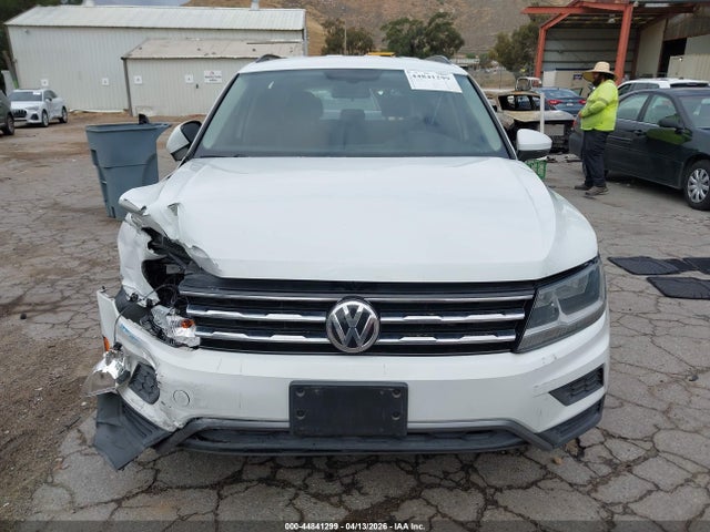3VV3B7AX4KM049084 Volkswagen Tiguan 2.0t Se/2.0t Sel/2.0t Sel R-line/2.0t Sel R-line Black