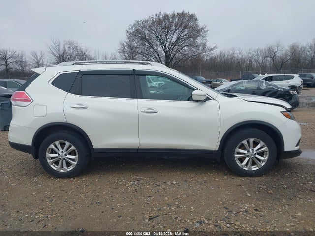2015 Nissan Rogue Sv მანქანა იყიდება აუქციონზე, vin: 5N1AT2MV8FC838664, აუქციონის ნომერი: 44841303