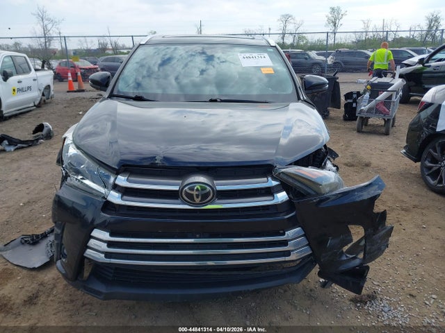 2019 Toyota Highlander Limited Platinum მანქანა იყიდება აუქციონზე, vin: 5TDDZRFH2KS993865, აუქციონის ნომერი: 44841314